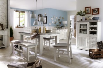 Meble drewniane białe