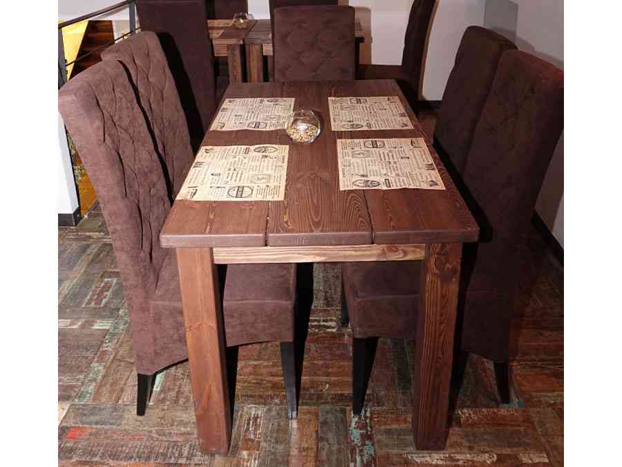 St&oacute;ł drewniany i krzesła tapicerowane