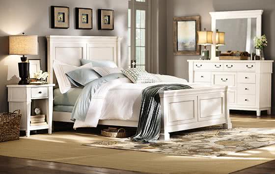 Białe ł&oacute;żka