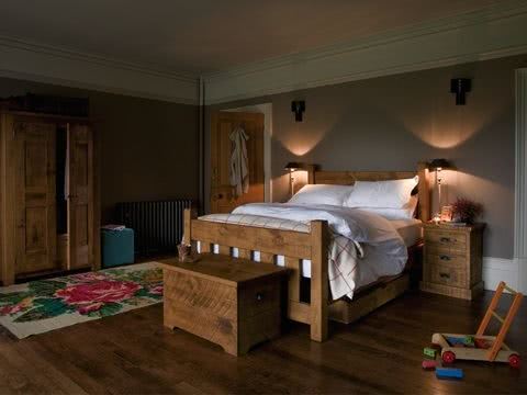 ł&oacute;żka drewniane