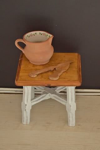 nowy mebel ze starego taboretu 