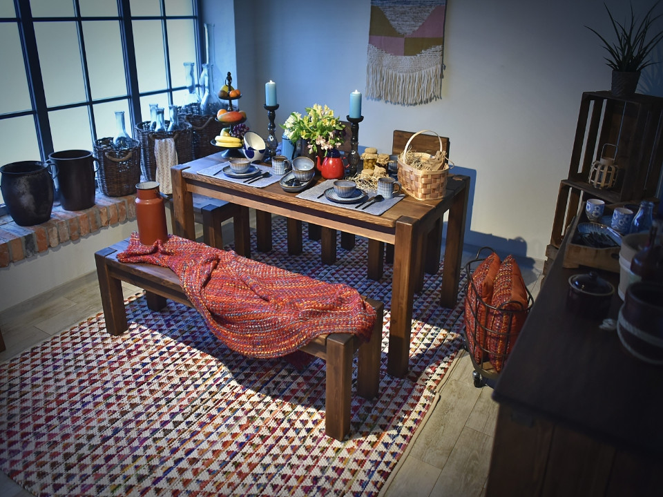 st&oacute;ł drewniany